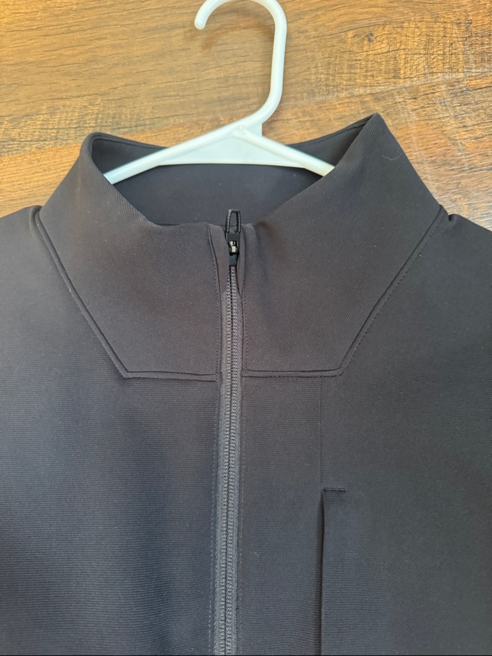 Like new Mens Lululemon Sojourn jacket size XXL in black - Picture 6 of 10